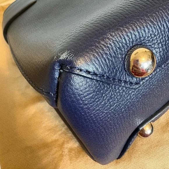 Burberry Derby Leather Small Tote - Picture 5 of 5